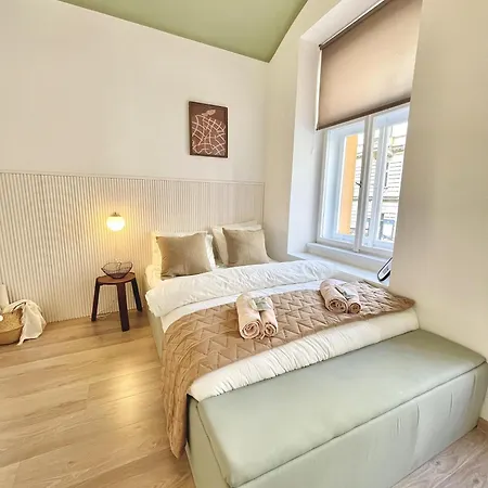דירה Rentero Natural Ground Base Apartment, *