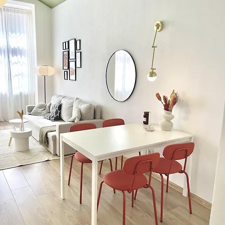 公寓 Rentero Natural Ground Base Apartment,