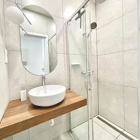 公寓 Rentero Natural Ground Base Apartment, *