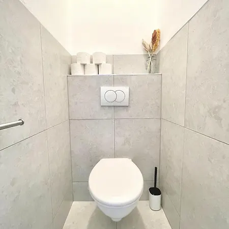 公寓 Rentero Natural Ground Base Apartment,